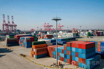 上海洋山深水經(jīng)濟自由貿(mào)易區(qū)集裝箱碼頭起重機起重機塔